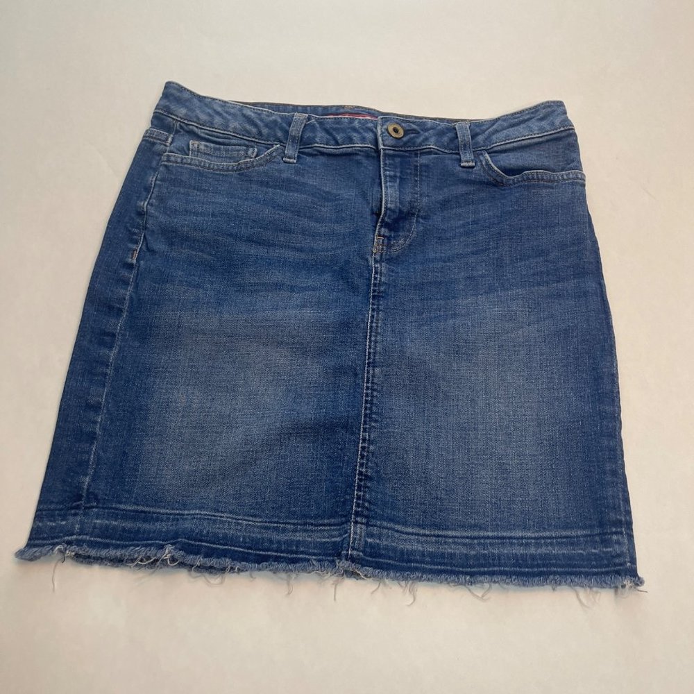 Tommy Hilfiger Denim Mini Skirt Medium Wash Raw Hem Size 4
